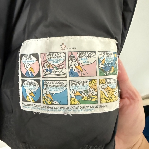 MONCLER JACKET WITH HOOD KIDS SIZE 8 130 CM - Picture 7 of 9